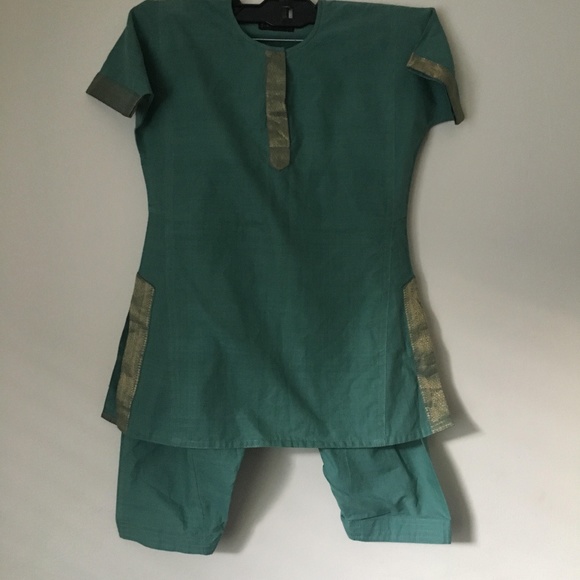 FABINDIA Girls green salwar Kurta. Size: 2-3 years - Picture 1 of 8